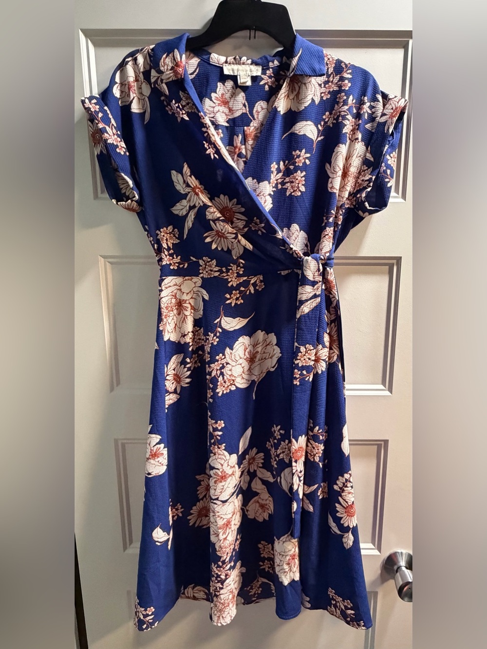 Monteau Los Angeles Medium Blue Floral Faux Wrap‎ Dress